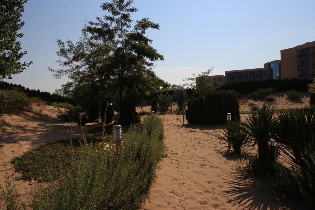 Menada Dune Residence Apartments Pantai Sunny Luaran gambar